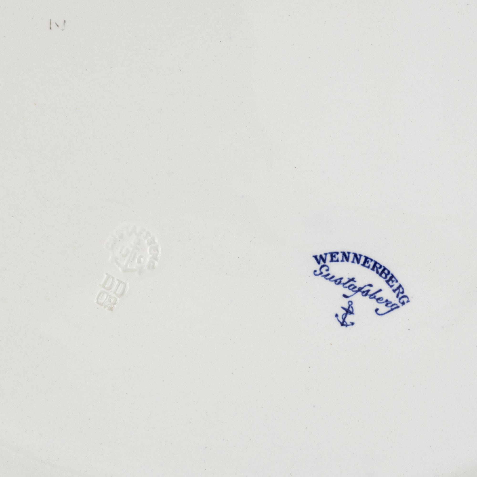 Gunnar Wennerberg, 74 pieces of a "Blåsippa" dinner service, Gustavsberg, Sweden.