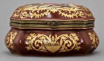 LOCKASK, porslin, Sèvres-liknande märke, 1900-tal.