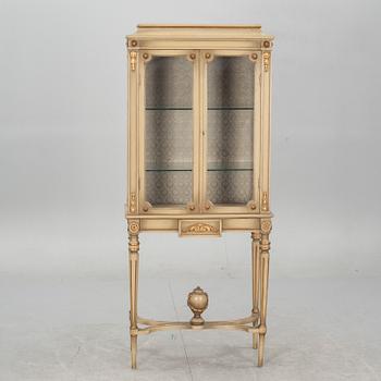 VITRINSKÅP, gustaviansk stil, 1900-talets första hälft.