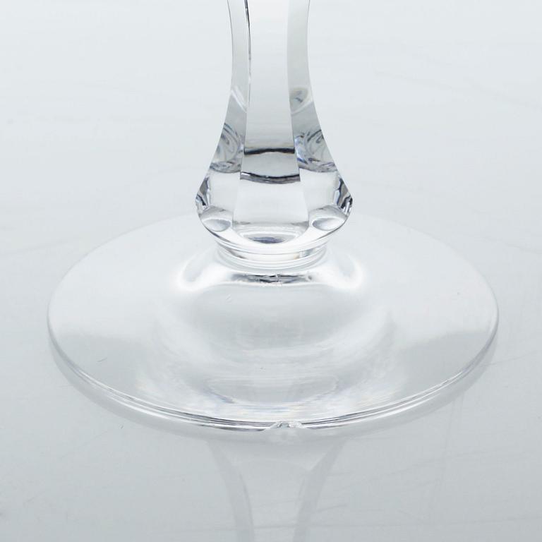 A glass tableware set of 22 pcs by Göran Wärff for Kosta, second half of the 20th century.