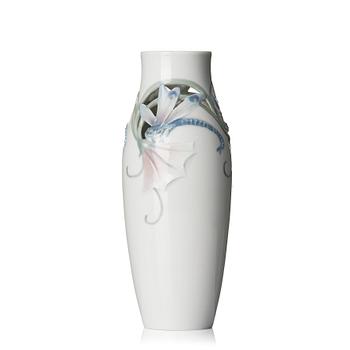 87. Mela Anderberg, an Art Nouveau porcelain vase, Rörstrand, early 20th Century.