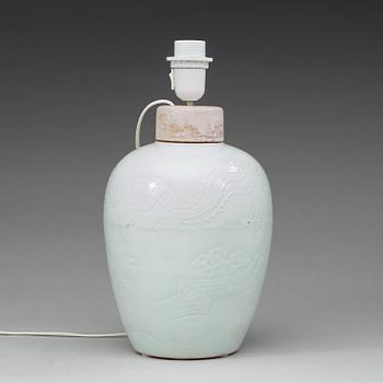 A white gazed Transitional jar, 17th Century.