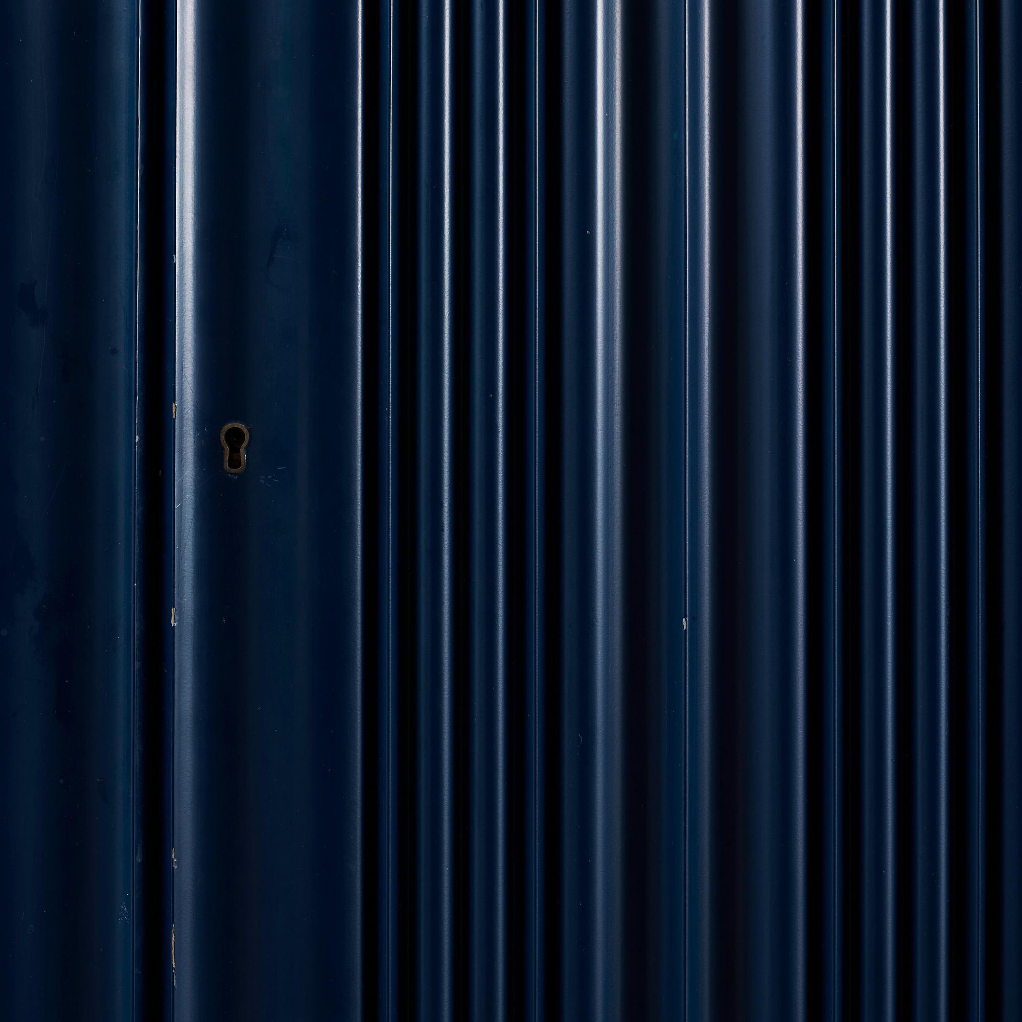 JOSEF FRANK, skåp, "Wellpapp", Firma Svenskt Tenn, modell 2192.