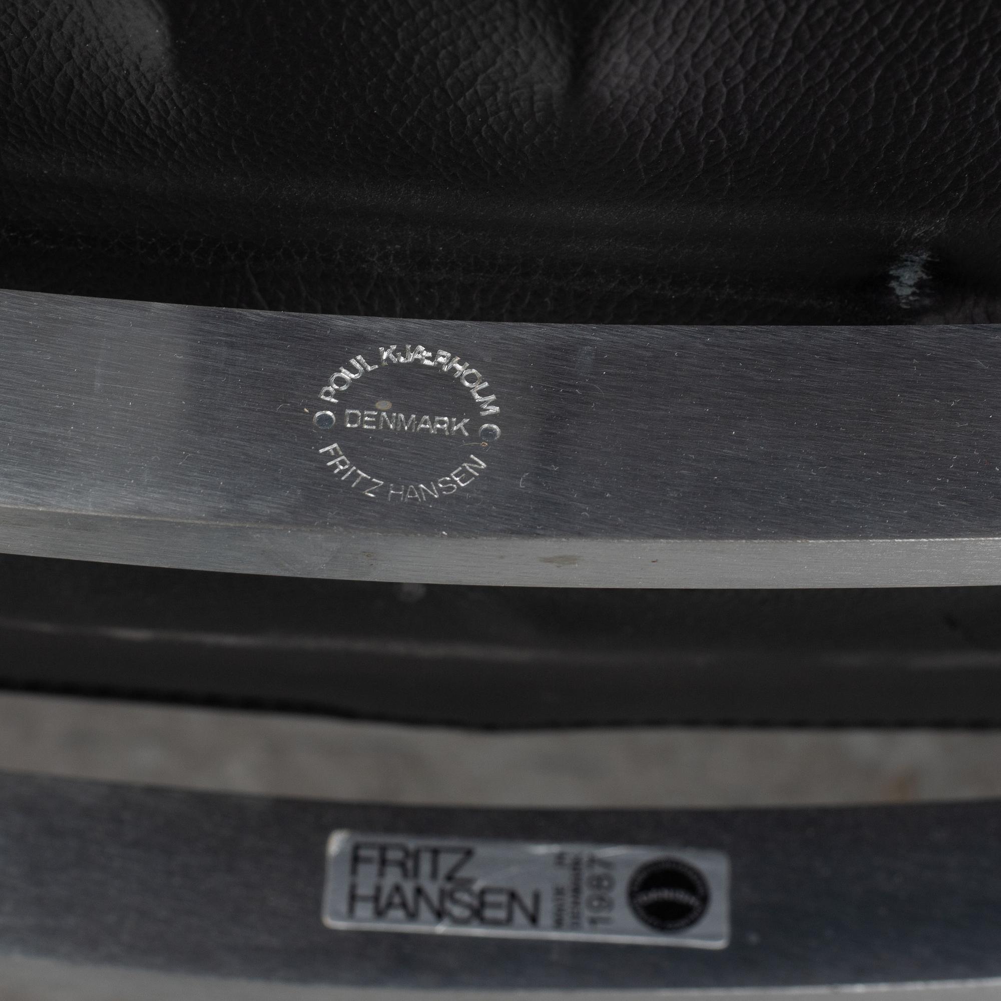 Poul Kjaerholm, fåtöljer, ett par, "PK22", Fritz Hansen, Danmark, 1987.