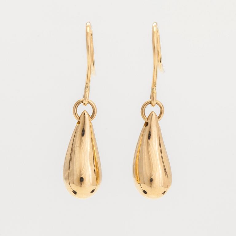 Tiffany & Co, Elsa Peretti, 18K gold 'Teardrops' earrings.