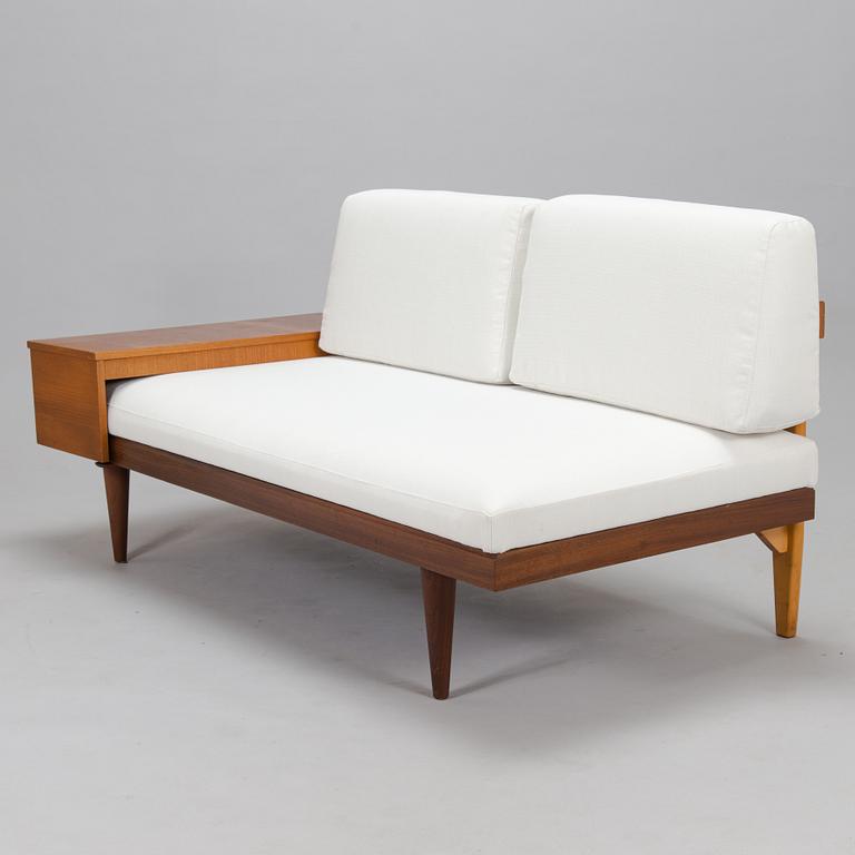 Haldor Vik & Ingmar Relling, a 'Svane' sofa, from the Svane-series, Ekornes Fabrikker A/S, Norge, circa 1970.