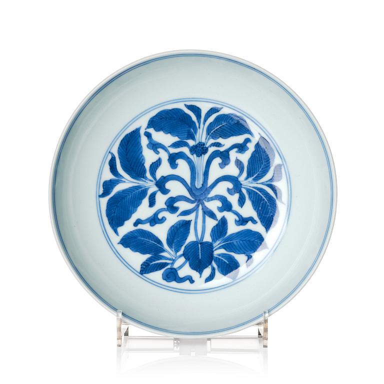 A blue and white dish, 17th century with Chenghua mark.