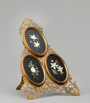 FOTORAM, mässing samt pietra dura, Italien, 1900-talets början.