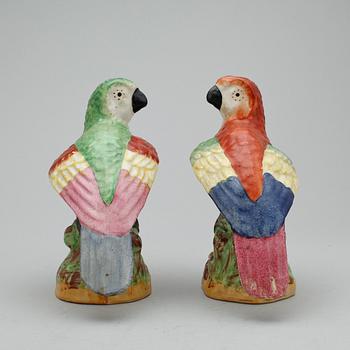 FIGURINER, ett par, fajans, England, 1800-tal.