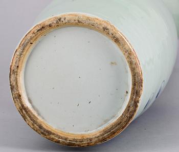 GOLVURNA, porslin, Kina, sent 1800-tal.