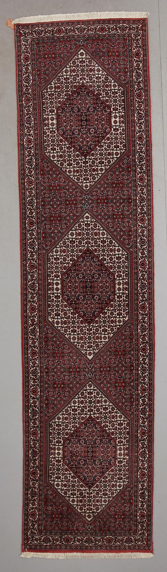 MATTA, Bidjar, ca 332 x 82 cm.