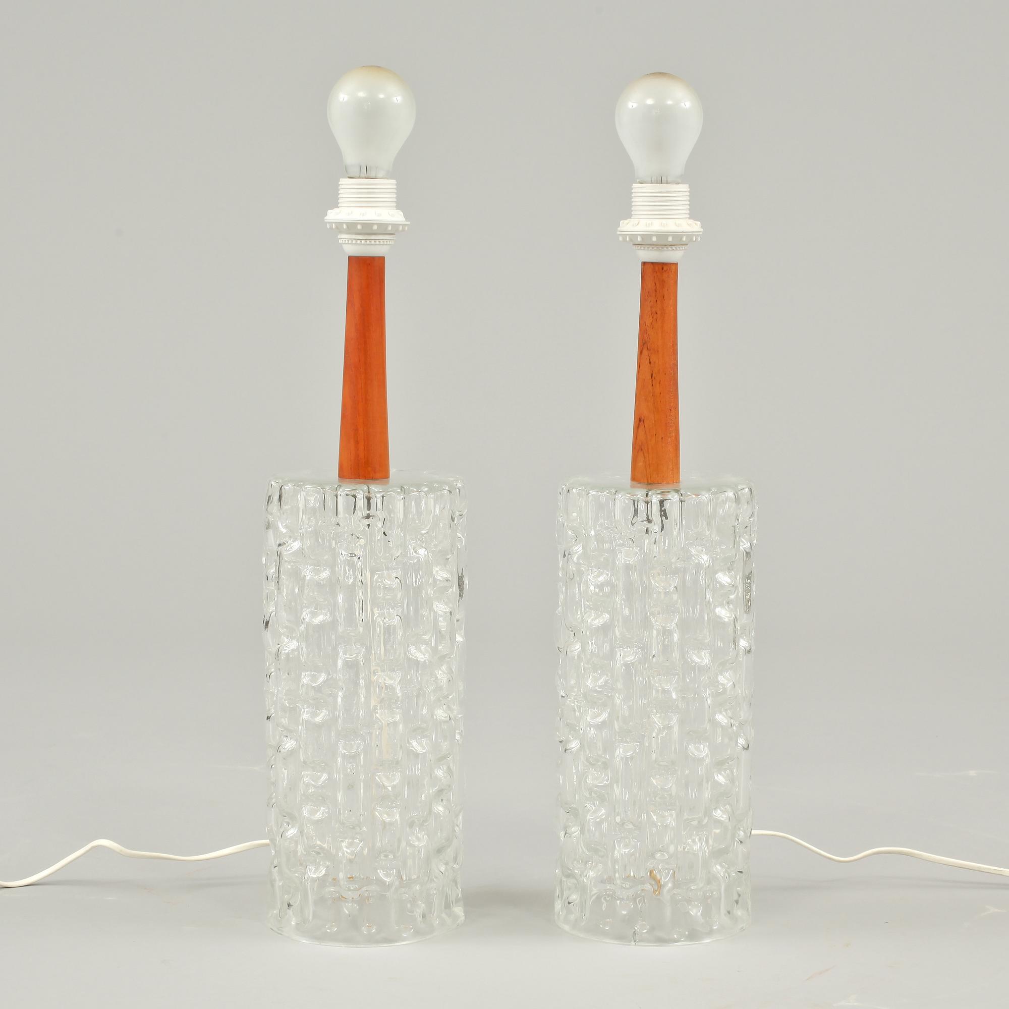 BORDSLAMPOR, ett par, Fåglavik, 1900-talets tredje kvartal.