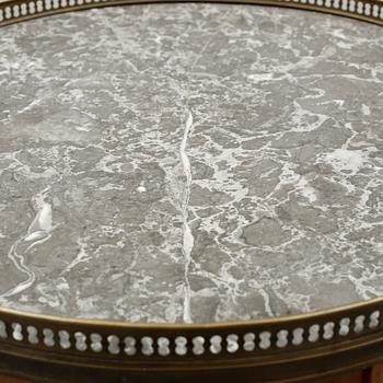 LAMPBORD, ett par, Louis XVI-stil, 1900-talets första hälft.