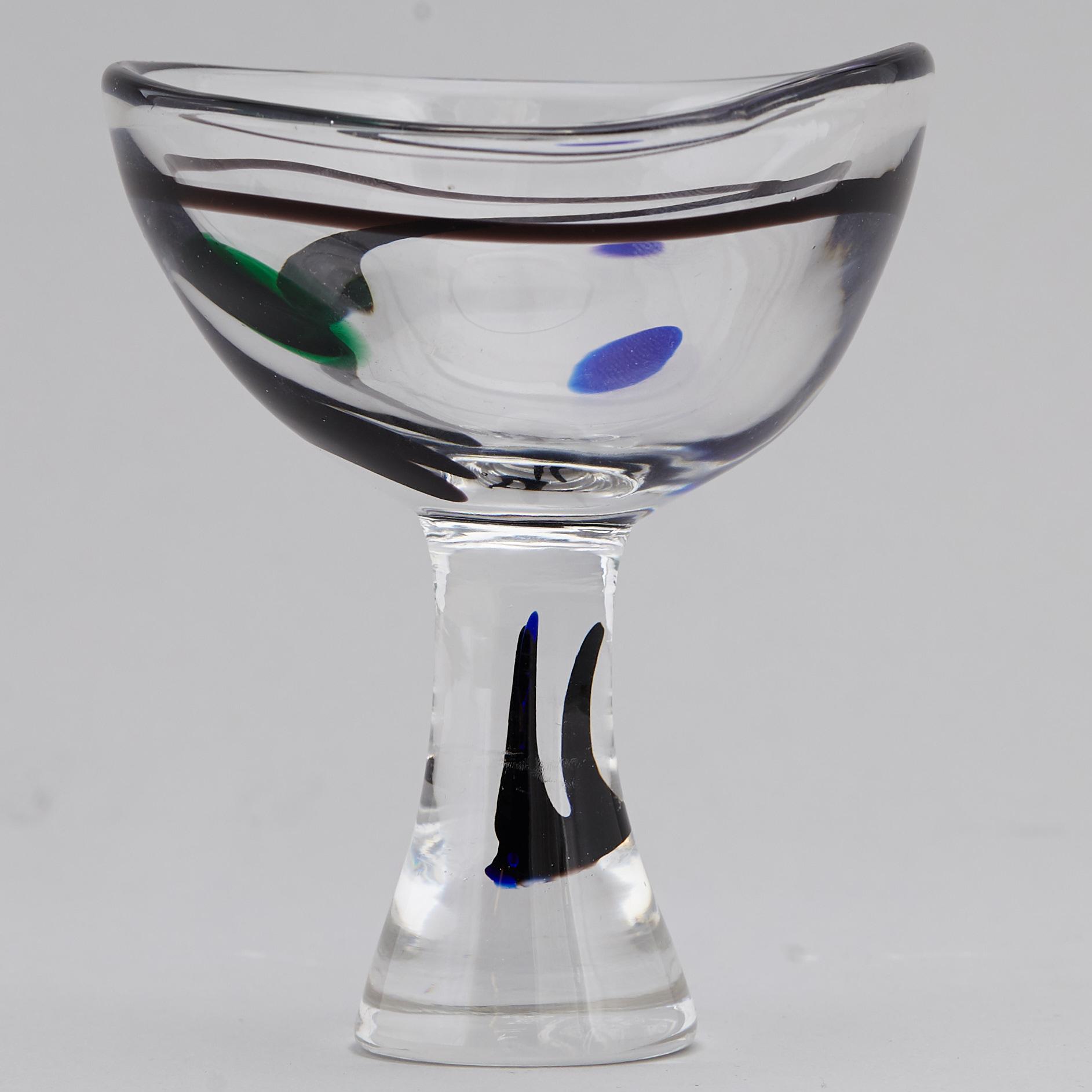 VICKE LINDSTRAND, an 'Abstracta' glass bowl from Kosta, 1950's.