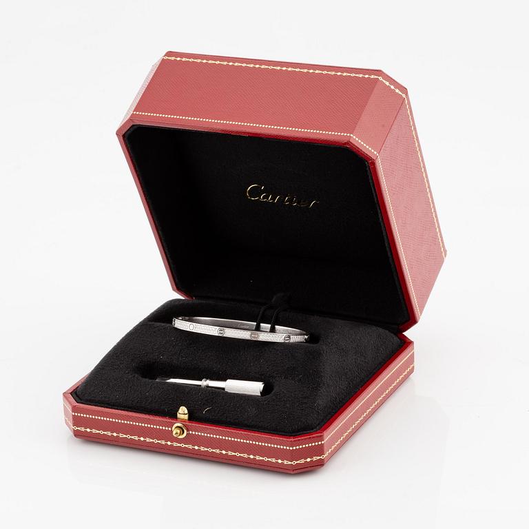 Cartier armband "Love", liten modell, 18K vitguld med runda briljantslipade diamanter.
