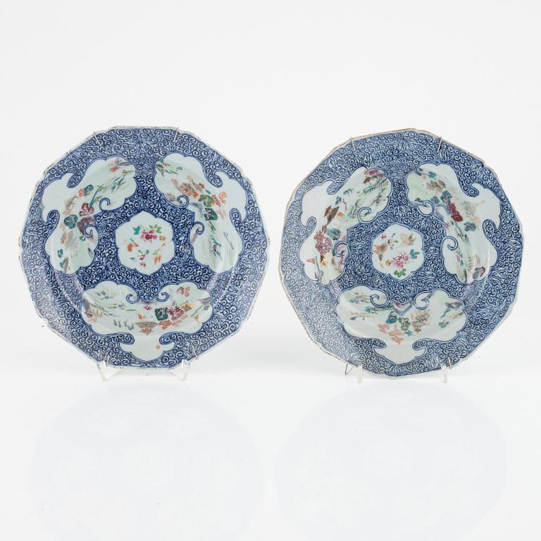 A set of 15 famille rose dinner plates, Qing dynasty, Qianlong and one Canton 19th Century.