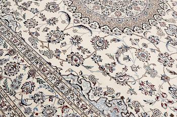 Matta, Nain, s.k. 9 LAA part silk, ca 437 x 307 cm.