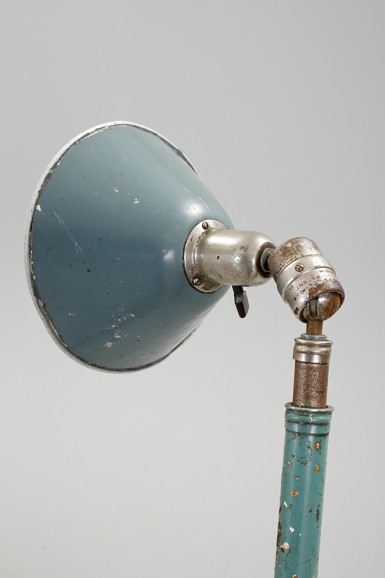 VÄGGLAMPA / INDUSTRILAMPA, "Triplex", Johan-Petter Johansson, 1900-talets mitt.