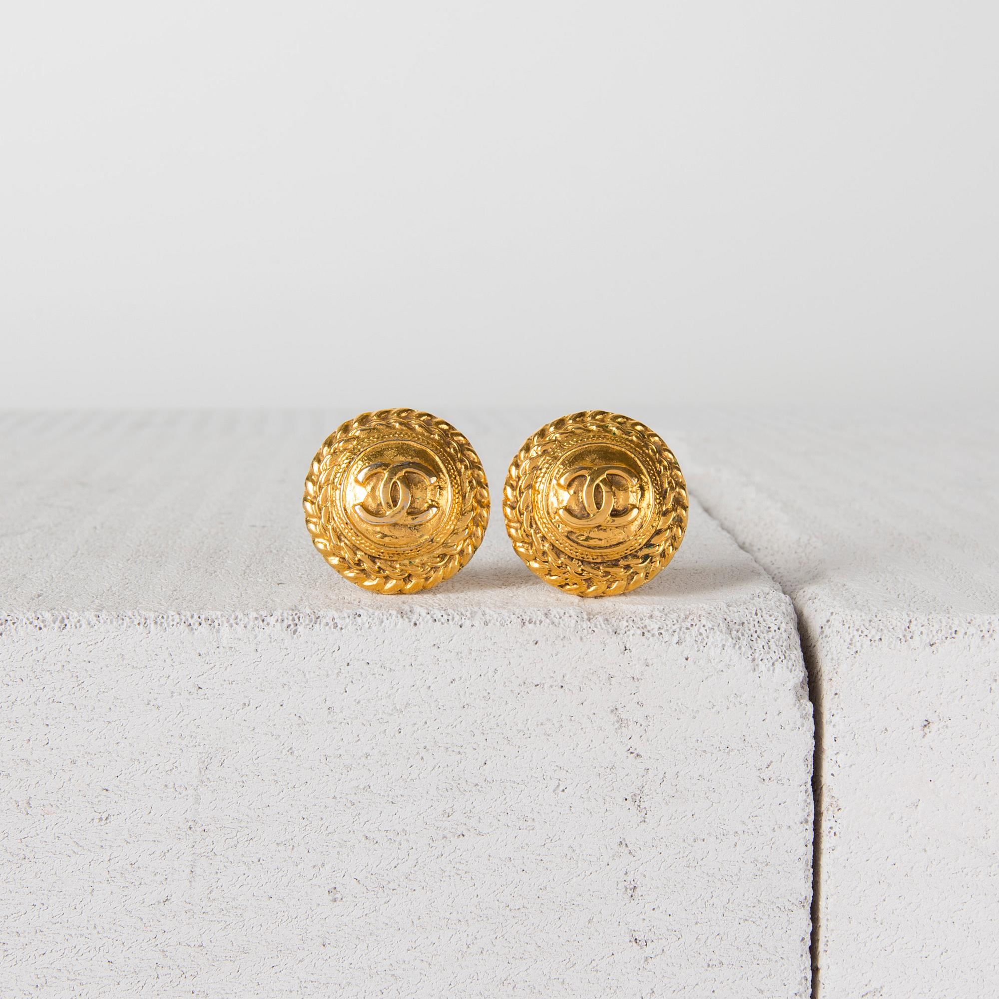 CLIPS, ett par, Chanel.