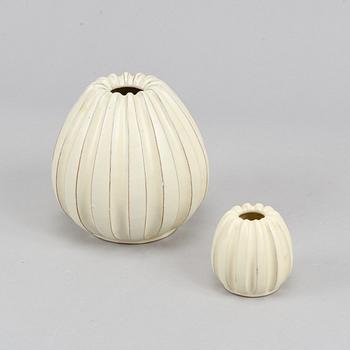 Two earthenware vases by Vicke Lindstrand, Uppsala Ekeby.