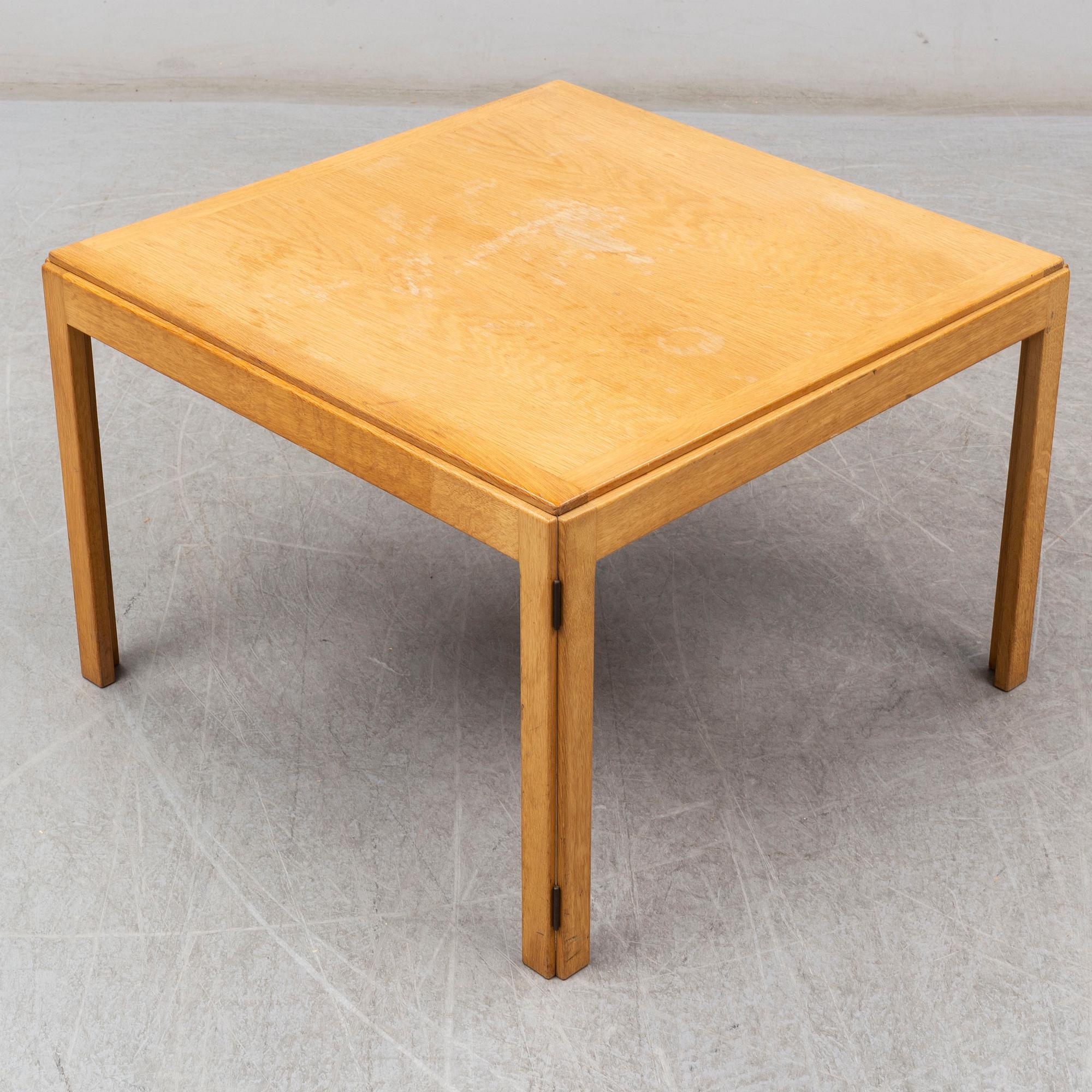 BØRGE MOGENSEN, sofa table, model 5385, Fredericia Stolefabrik, Denmark, second half of the 20th century.