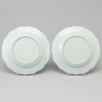 A pair of blue and white dishes, Qing dynasty, Qianlong (1736-95).