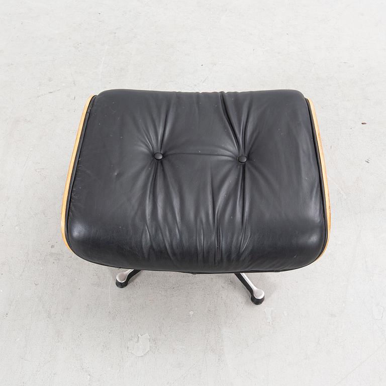 Charles and Ray Eames, fotpall till "Lounge chair" sent 1900-tal.