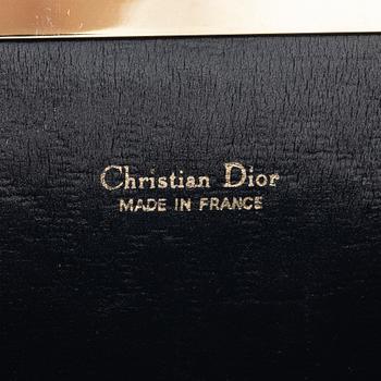 Christian Dior, clutch och scarf.