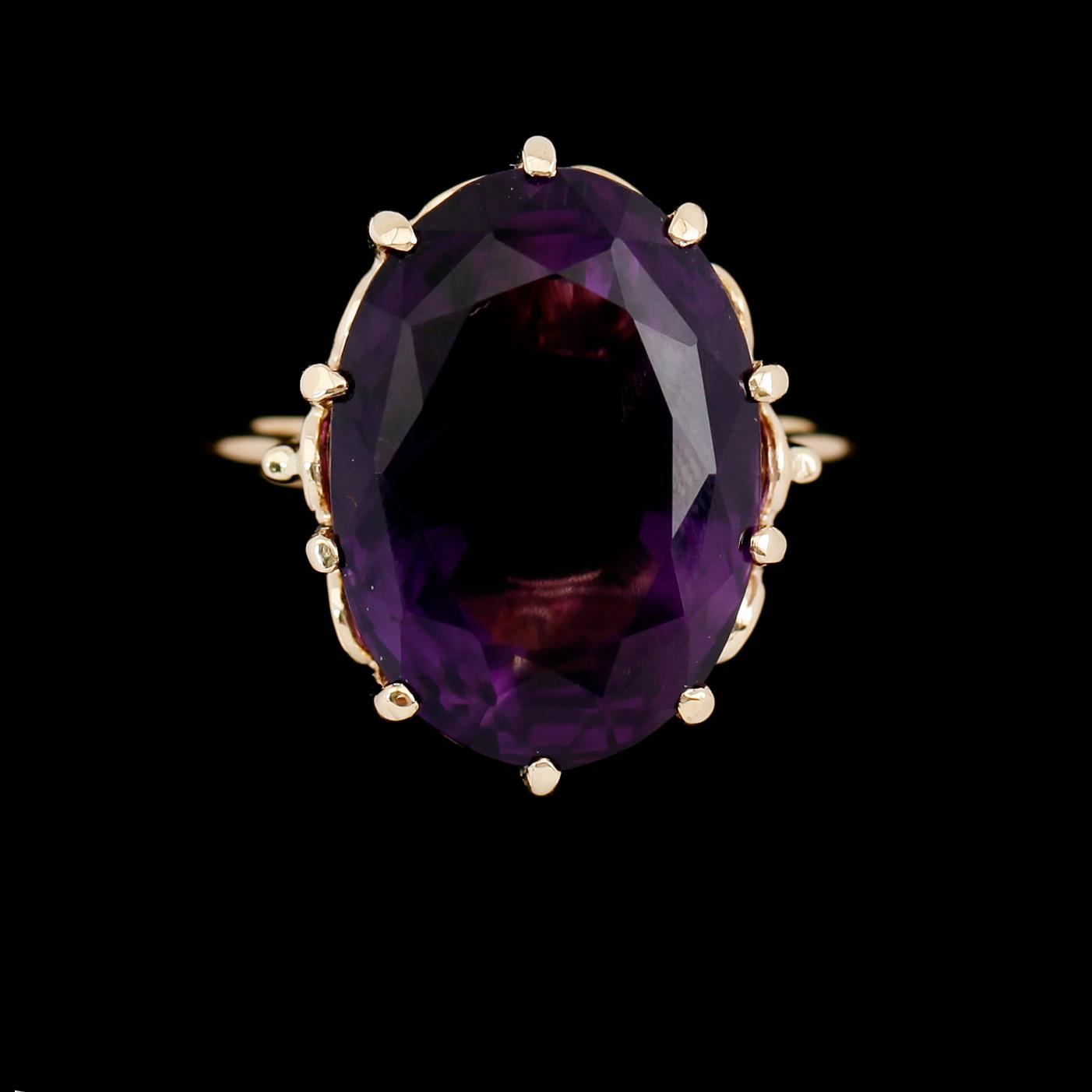 RING, 14 k guld, ametist 21.03 ct. Tot vikt ca 10 g.
