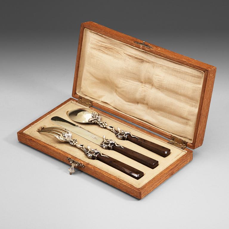 A set of three Russian 19th century parcel-gilt and jasper travel-cutlery, marks of Sasikow, Moscow 1847.