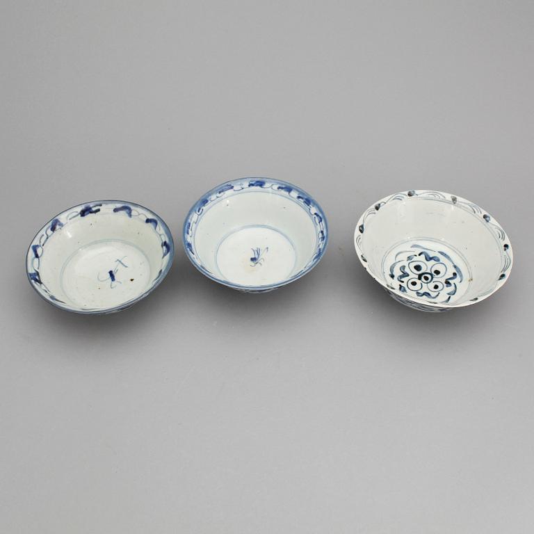 SKÅLAR, 3 stycken, porslin. Wanli 1573-1619.