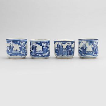 A group of four Chinese blue and white censers/flower pots, late Qing dynasty, 19th/20th Century.