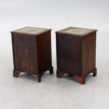 Sängbord, ett par, 1800-tal.
