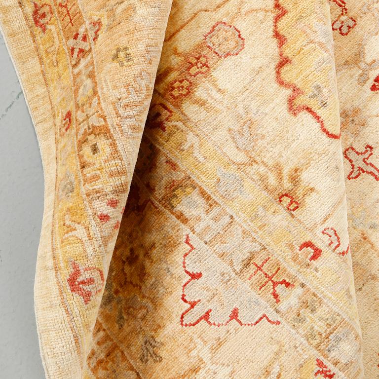 MATTA, Ziegler design, 294 x 198 cm.