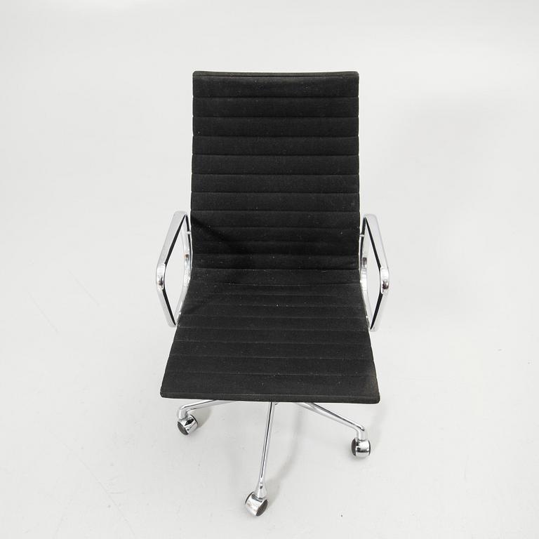 Charles & Ray Eames, Office chair, "EA119", Vitra.