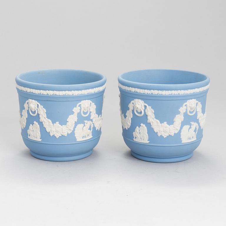WEDGWOOD, Jasperware, 30 delar, England 1900-talets andra hälft.