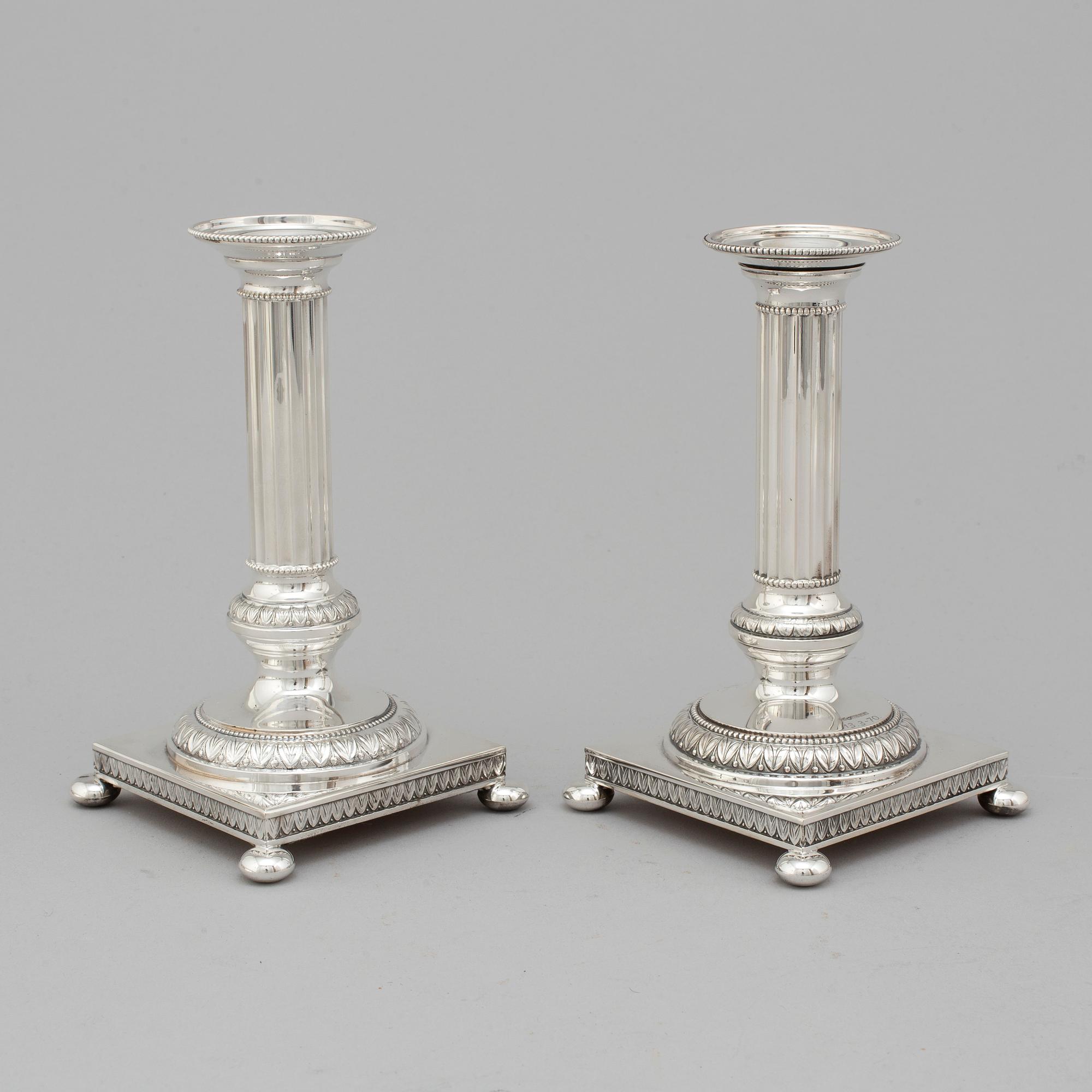 LJUSSTAKAR, ett par, silver, gustaviansk stil, Finland, 1970-95.