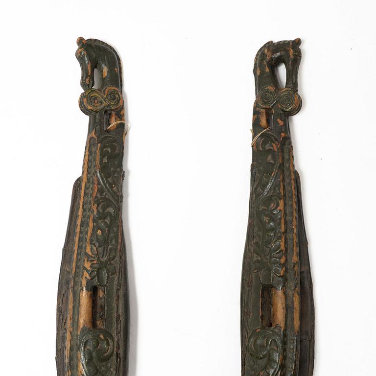 Lokor, ett par, Allmoge, Hälsingland, 1700- / tidigt 1800-tal.