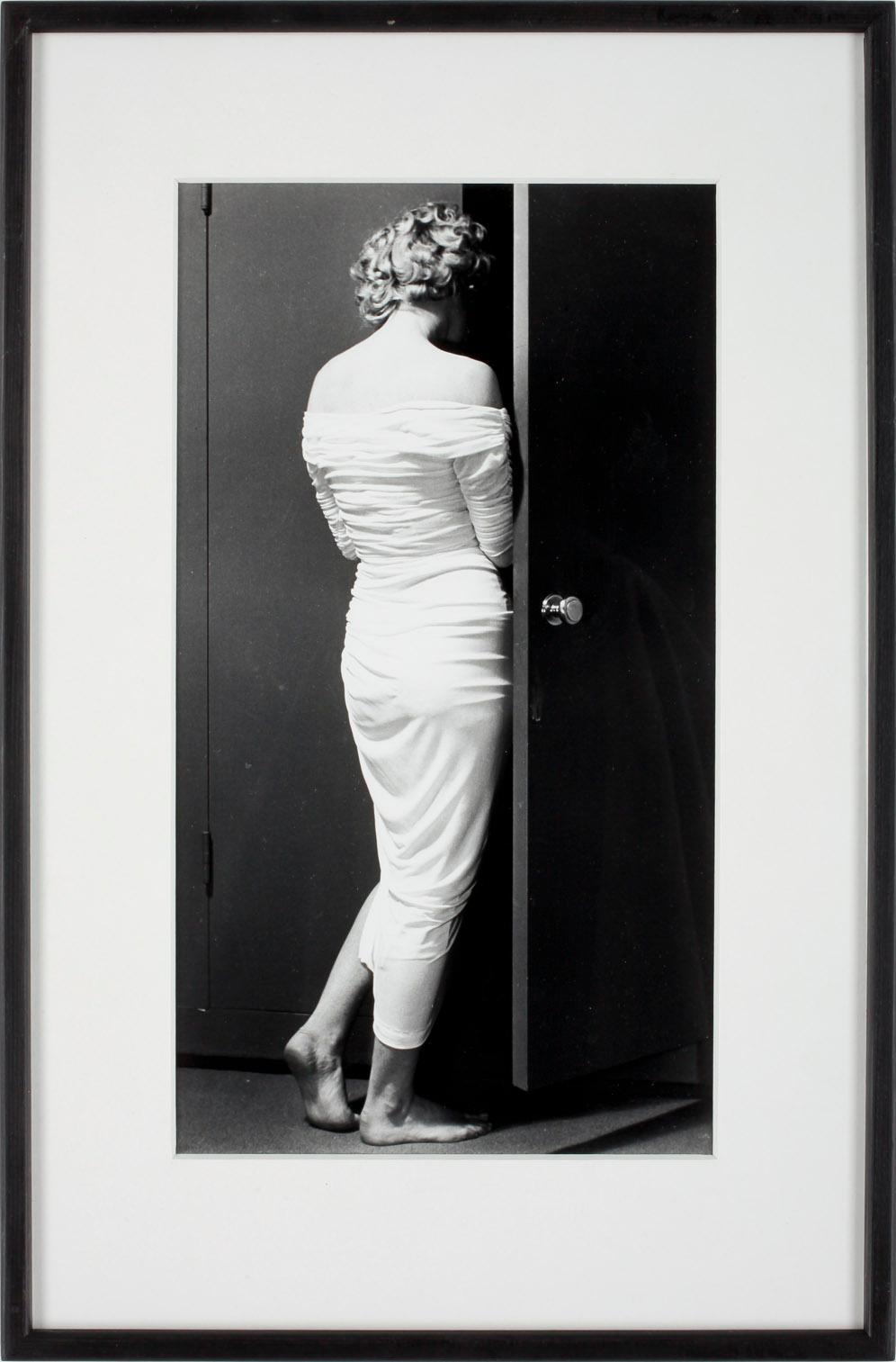 PHILIPPE HALSMAN, "Marilyn Entering the Closet", gelatinsilverfotografi. Numr 111/250.