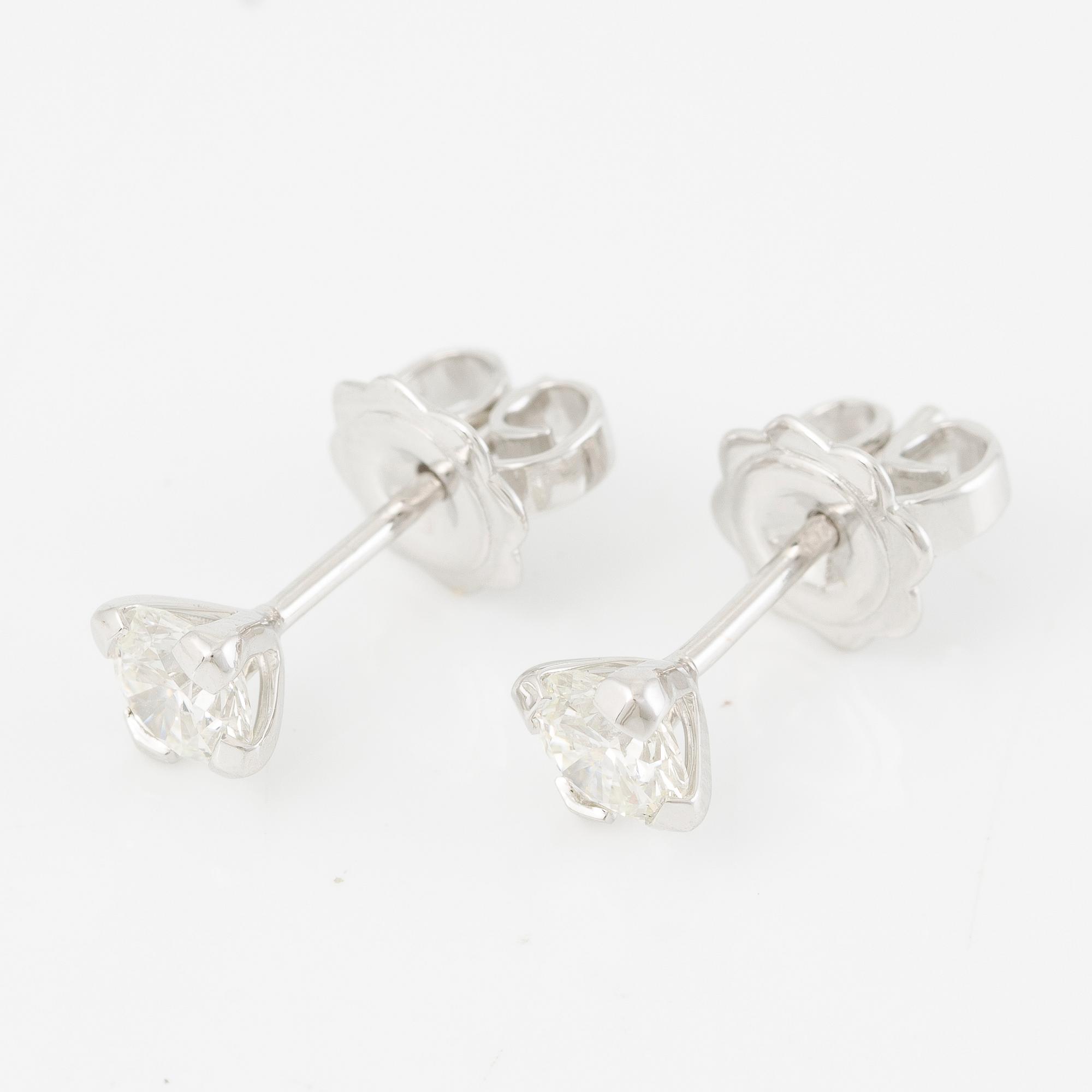 Earrings 18K white gold with brilliant-cut diamonds.