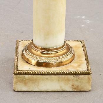 KANDELABRAR, ett par, delvis sengustavianska, 1800-tal.