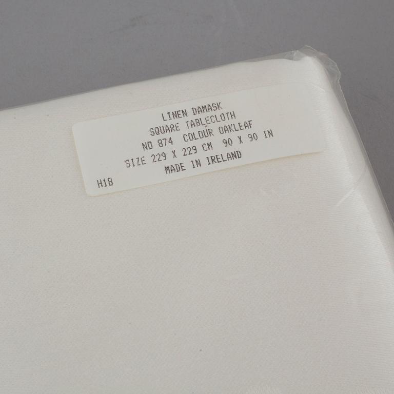 DUKAR, 4 st, linnedamast, 1900-talets andra hälft.