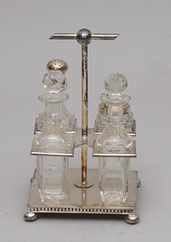 BORDSSURTOUT, glas och nysilver.