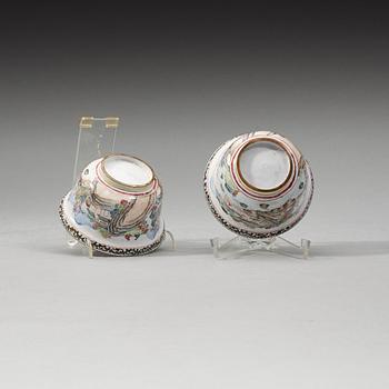 A pair of copper on enaml cups with covers, Qing dynasty, 18th Century.