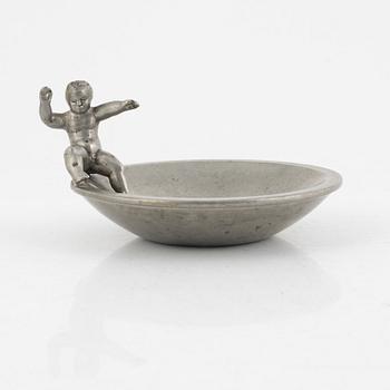 Firma Svenskt Tenn, a pewter dish, Stockholm 1931.