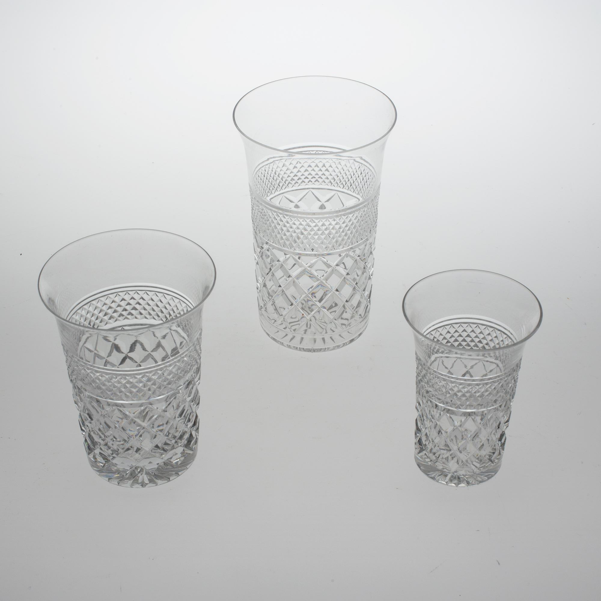 GLASSERVIS, 115 delar, 1900-talets första hälft.