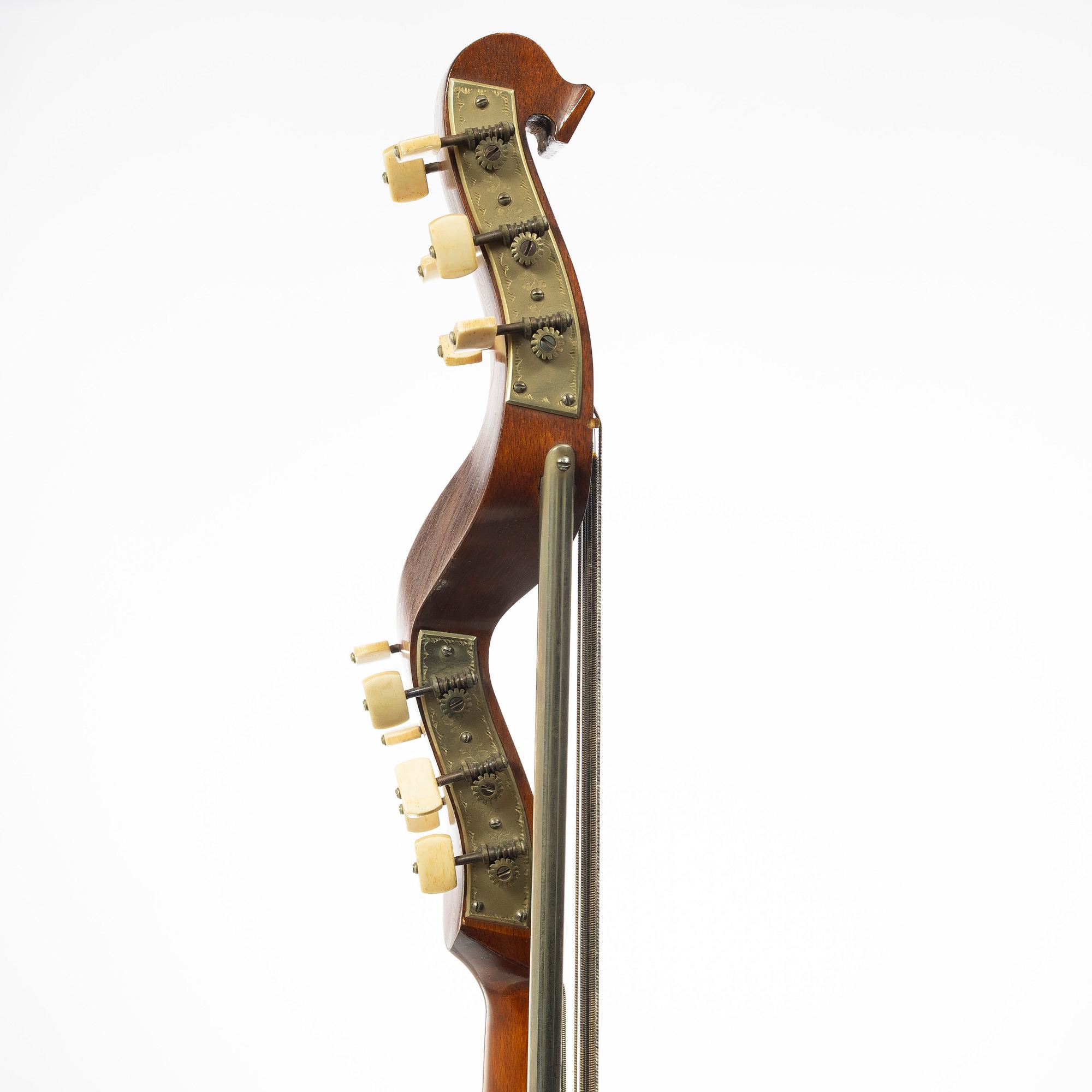 12-string lute, Alfred Brock, Stockholm, 1929.