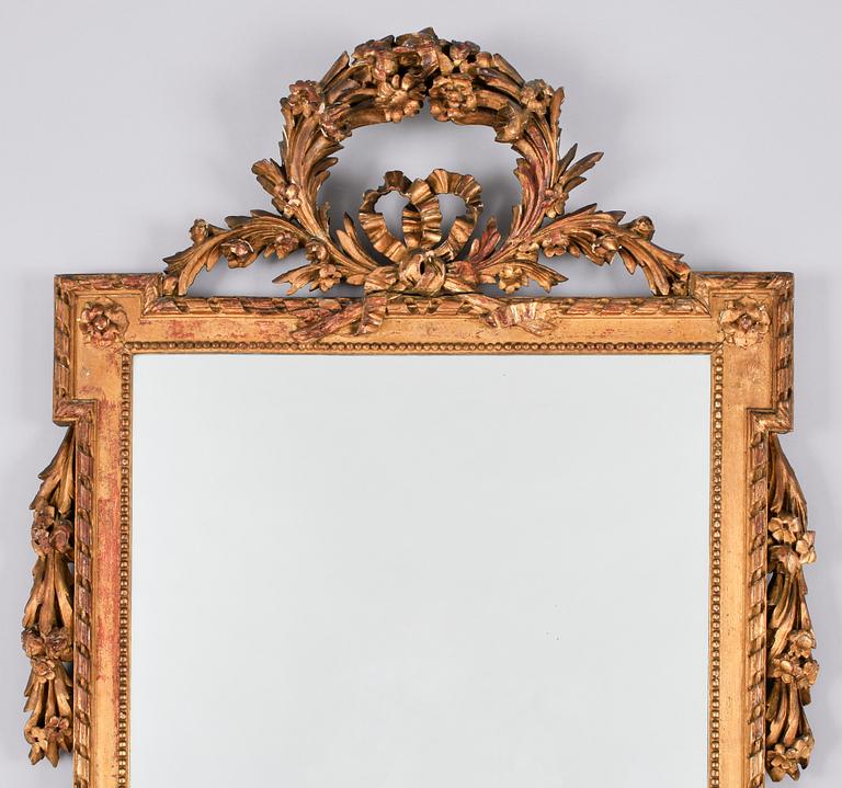 SPEGEL. Gustaviansk stil, 1800/1900-tal.
