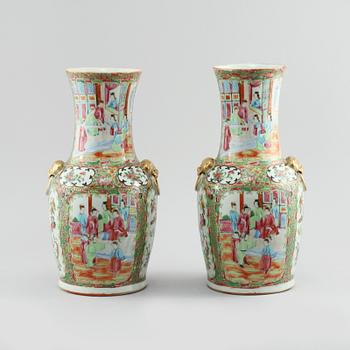 VASER, ett par, porslin, Kina, 1800-tal.