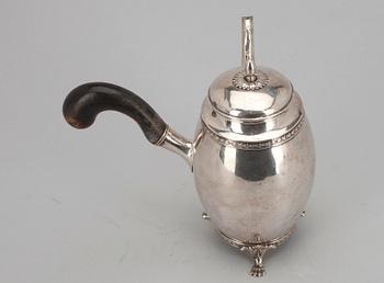 KAFFEKANNA, silver, Johan Petter Grönwall, Stockholm 1821. Tot. vikt ca 368 g.